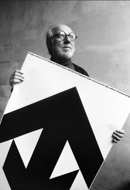 Ritratto del designer AG Fronzoni 