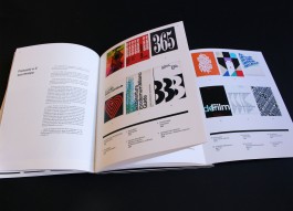 Dettaglio delle pagine ripiegate del libro sul designer AG Fronzoni 